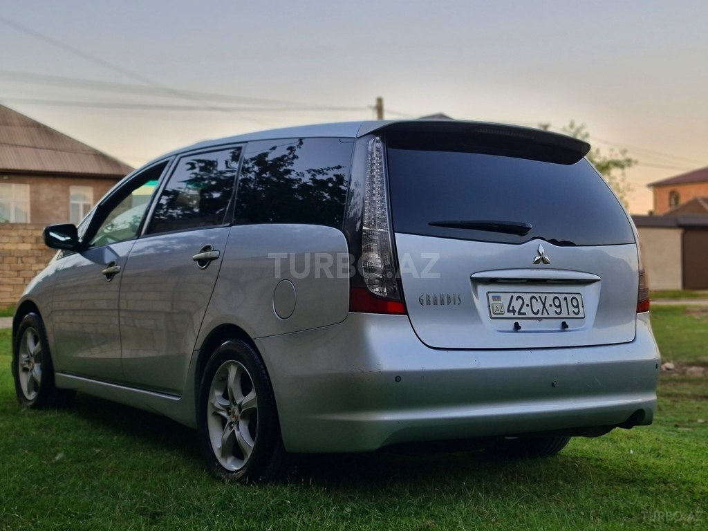 Mitsubishi Grandis