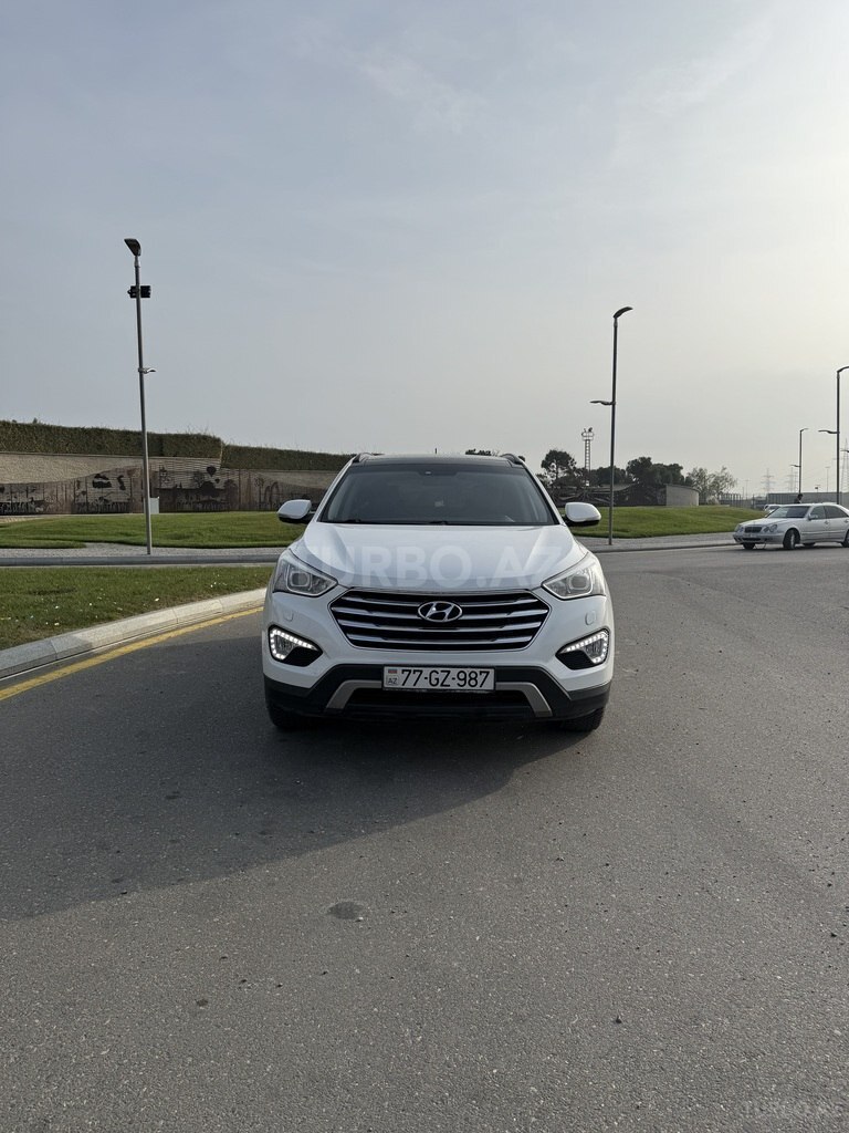 Hyundai Grand Santa Fe