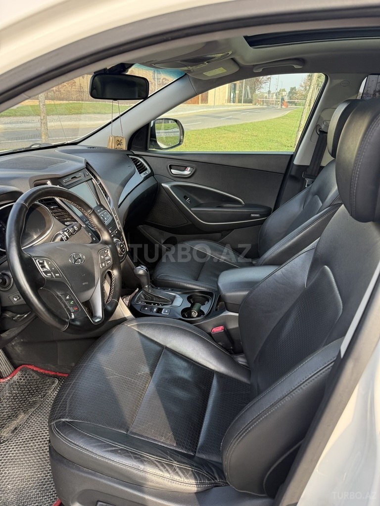 Hyundai Grand Santa Fe