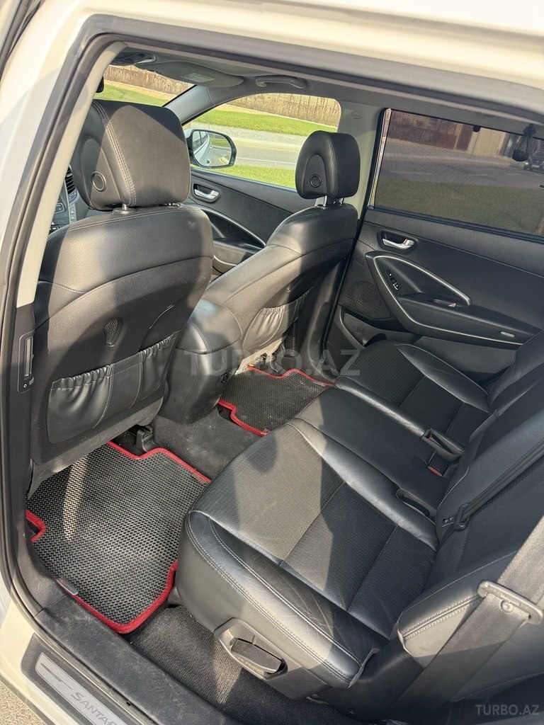 Hyundai Grand Santa Fe