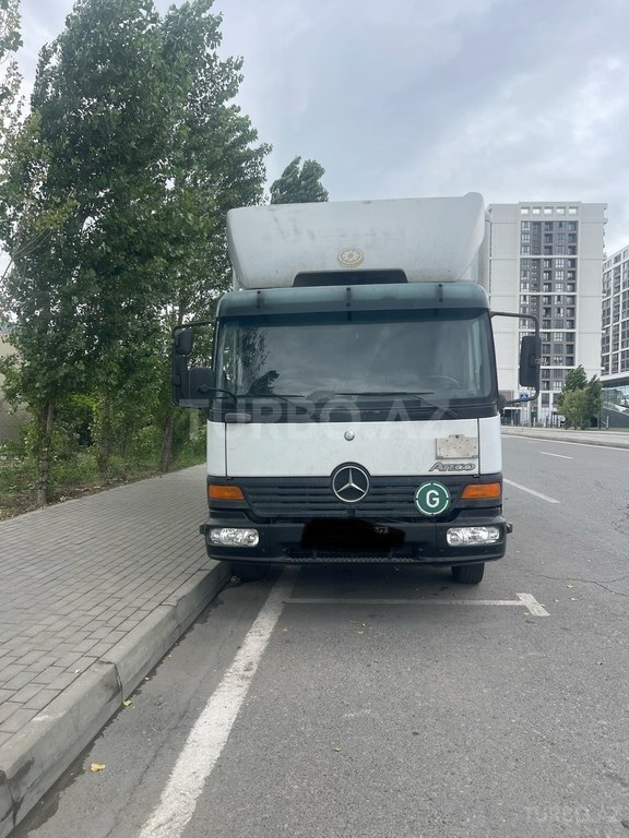 Mercedes Atego 815
