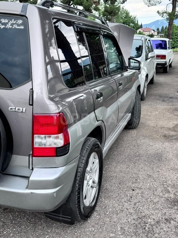 Mitsubishi Pajero io