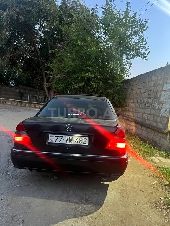 Mercedes C 180