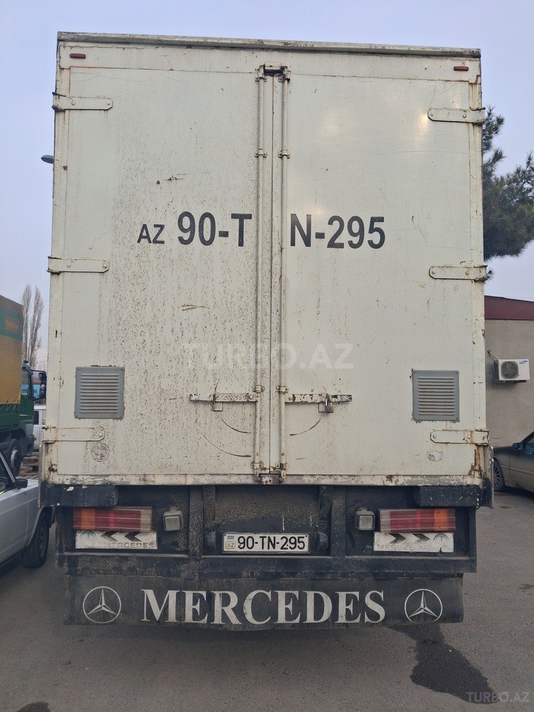 Mercedes Atego 1828