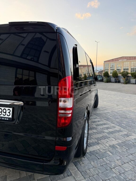 Mercedes Viano