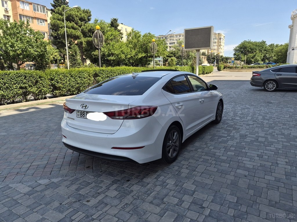 Hyundai Elantra