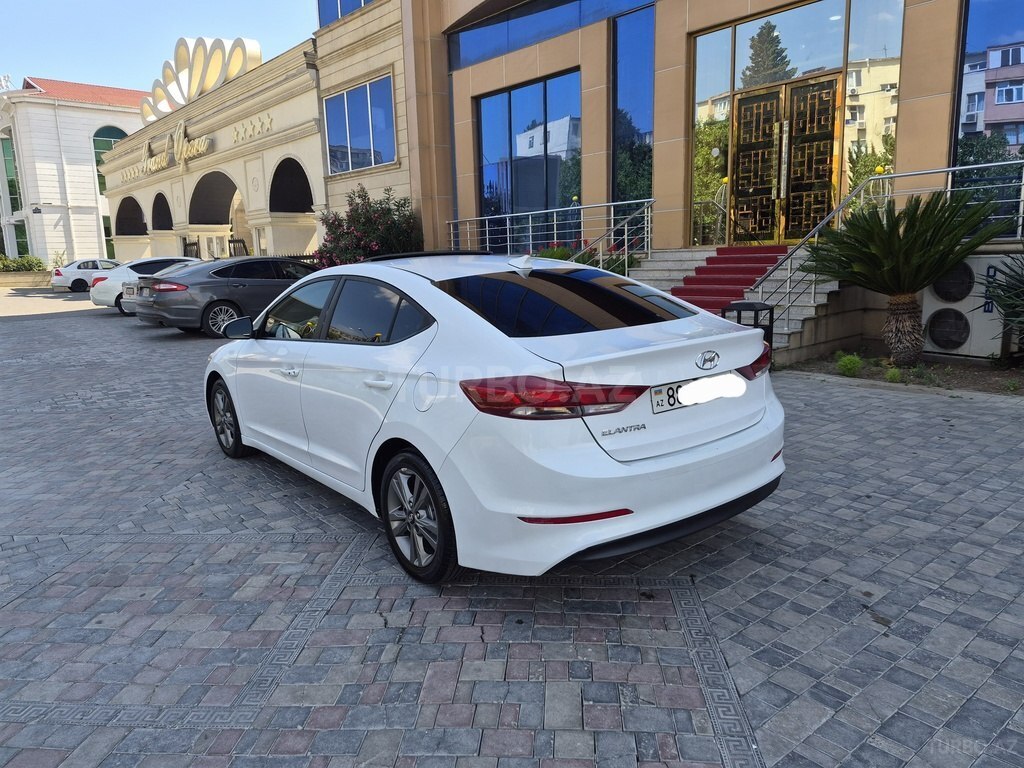 Hyundai Elantra