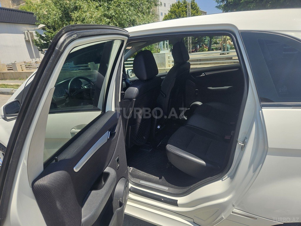 Mercedes B 180