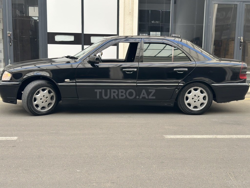 Mercedes C 200