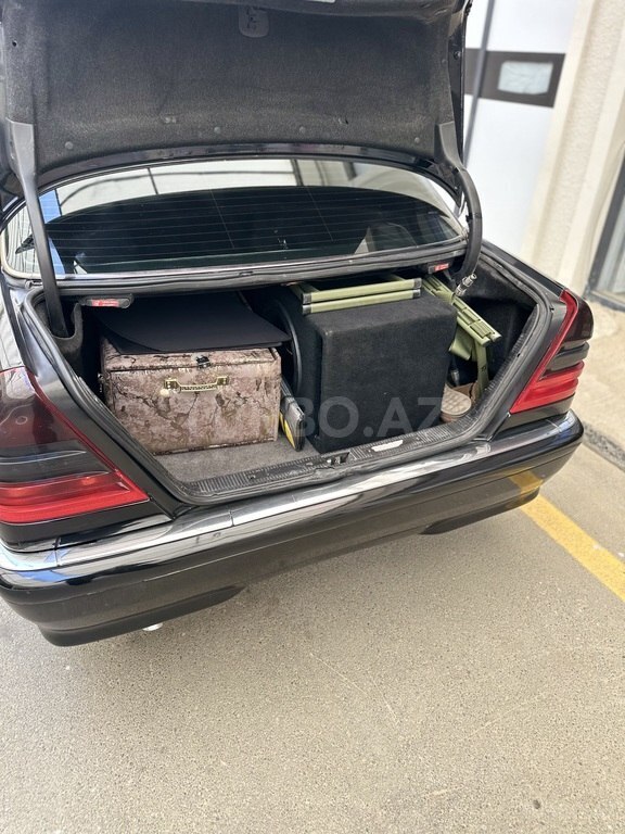 Mercedes C 200