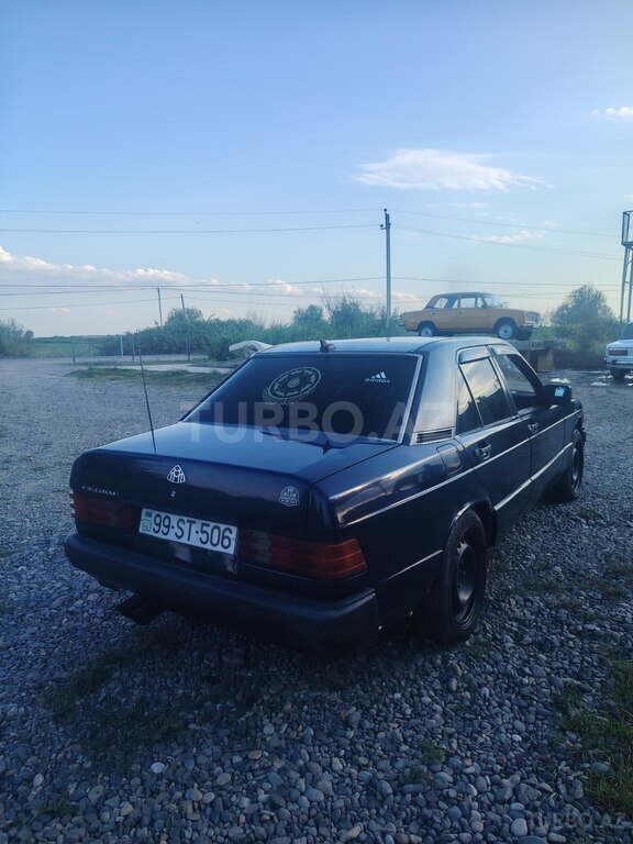 Mercedes 190