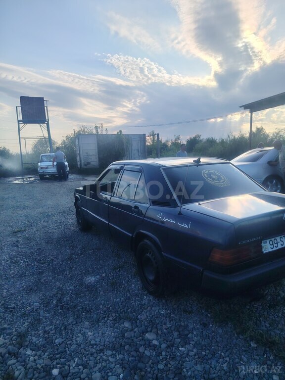 Mercedes 190