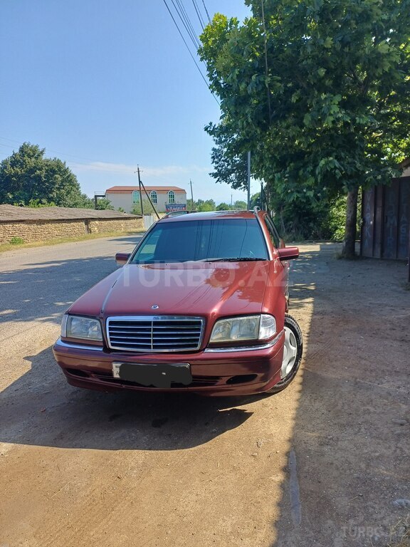 Mercedes C 200