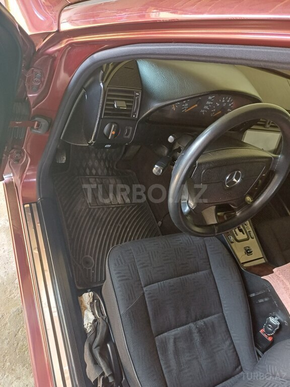 Mercedes C 200