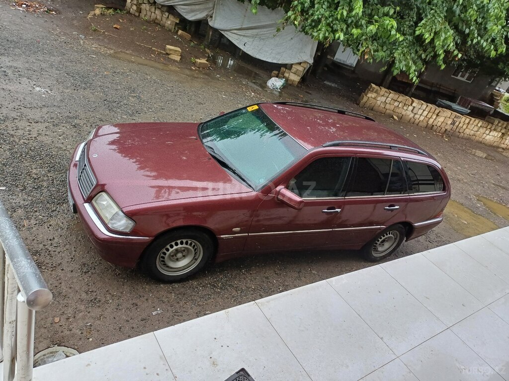 Mercedes C 200
