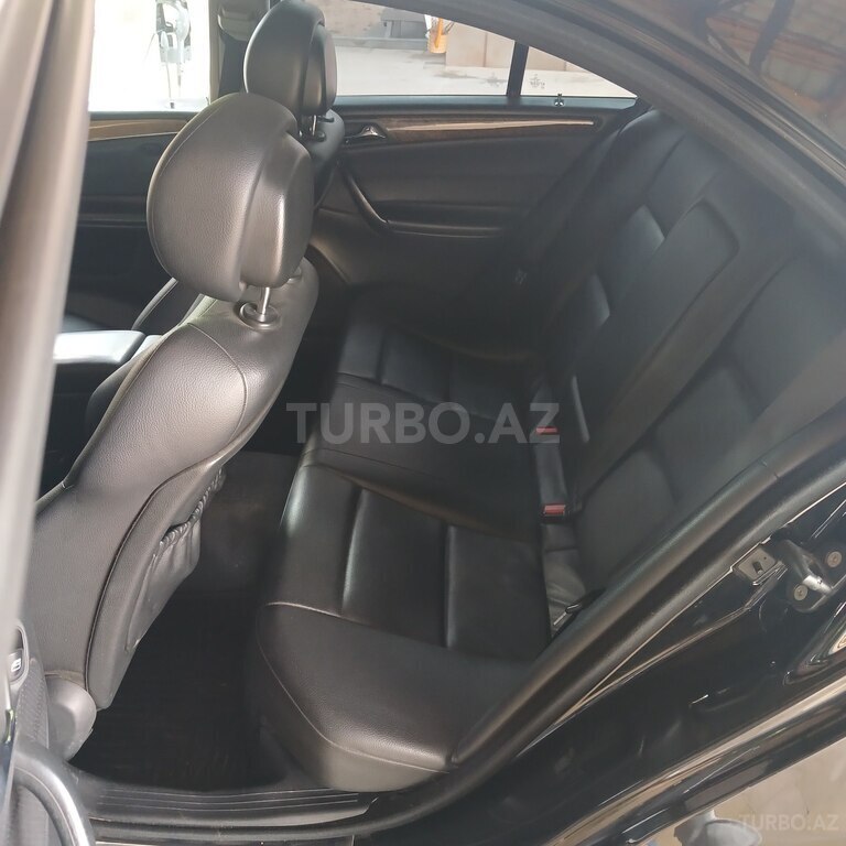 Mercedes C 230