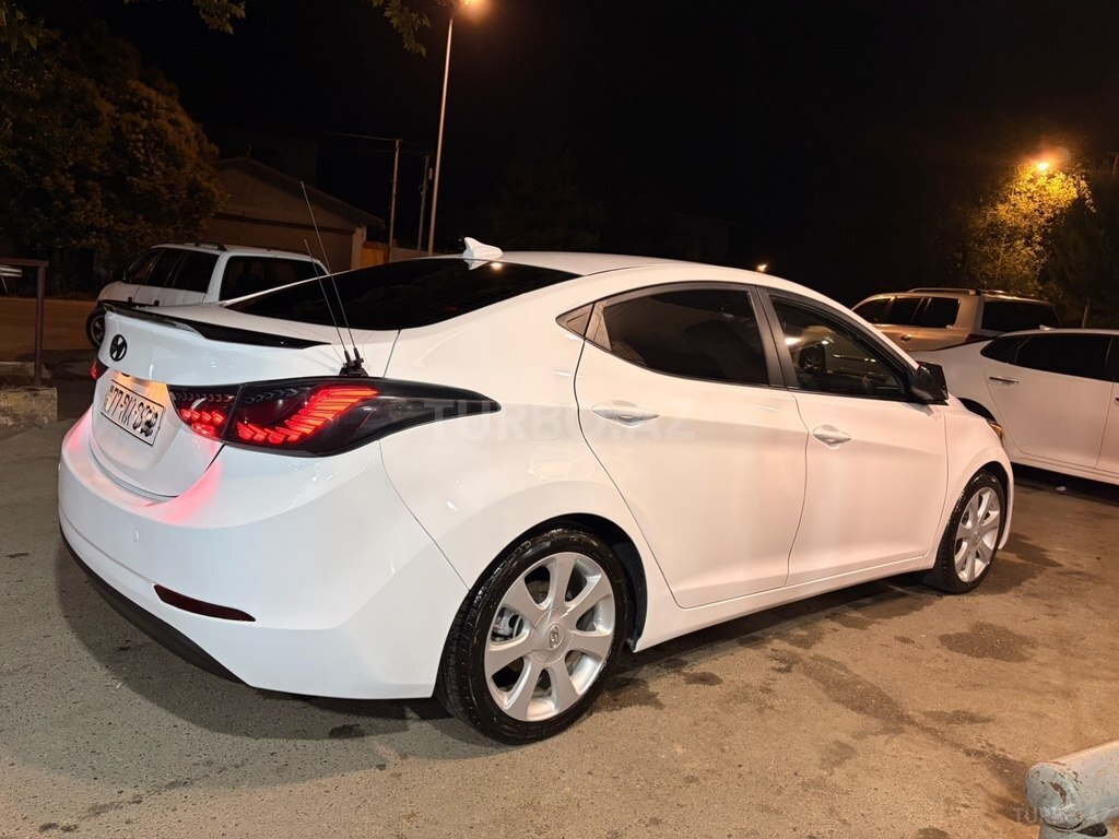 Hyundai Elantra