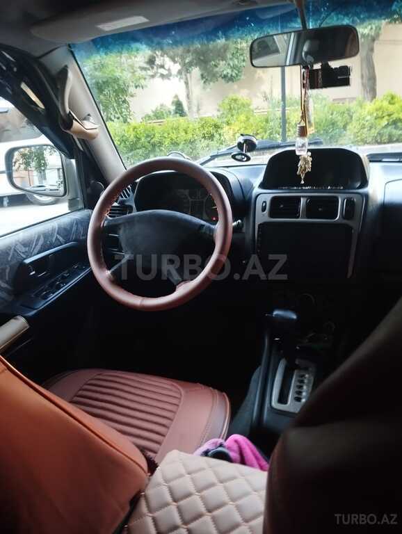 Mitsubishi Pajero io