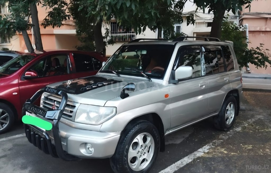 Mitsubishi Pajero io