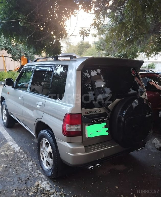 Mitsubishi Pajero io