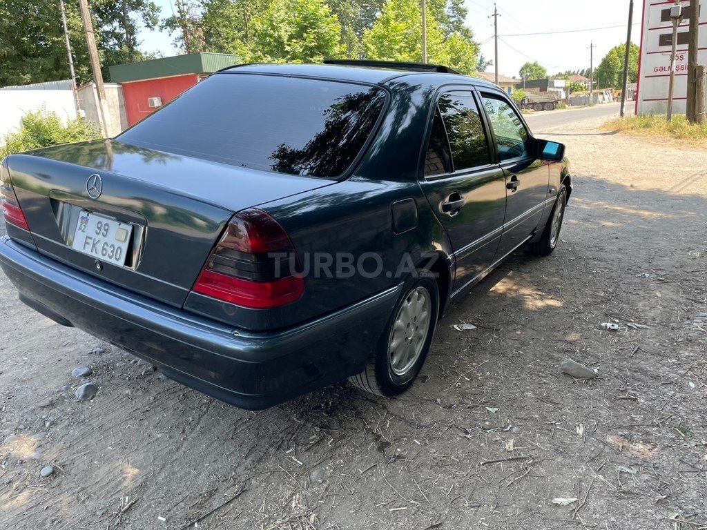 Mercedes C 200