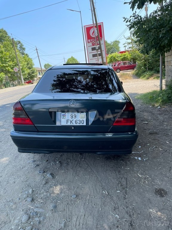 Mercedes C 200