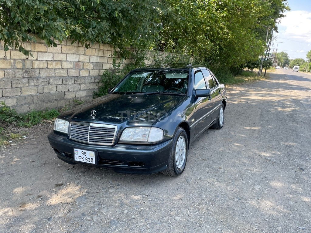 Mercedes C 200