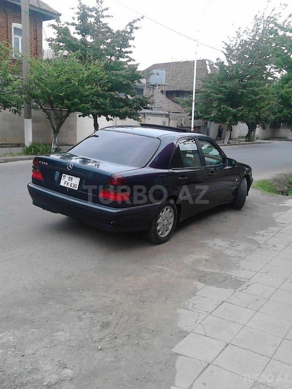 Mercedes C 200