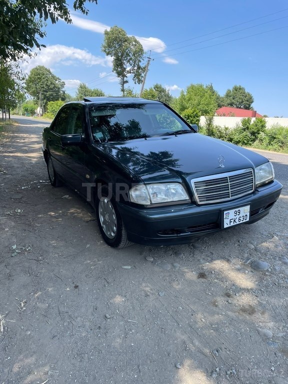 Mercedes C 200