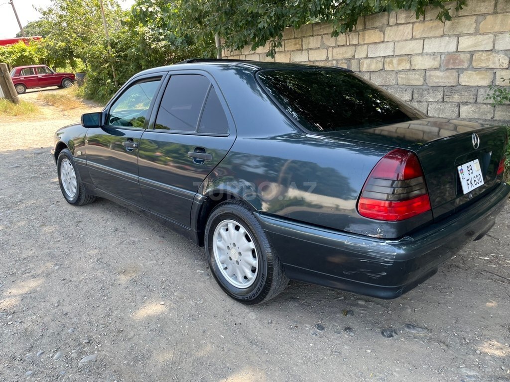 Mercedes C 200