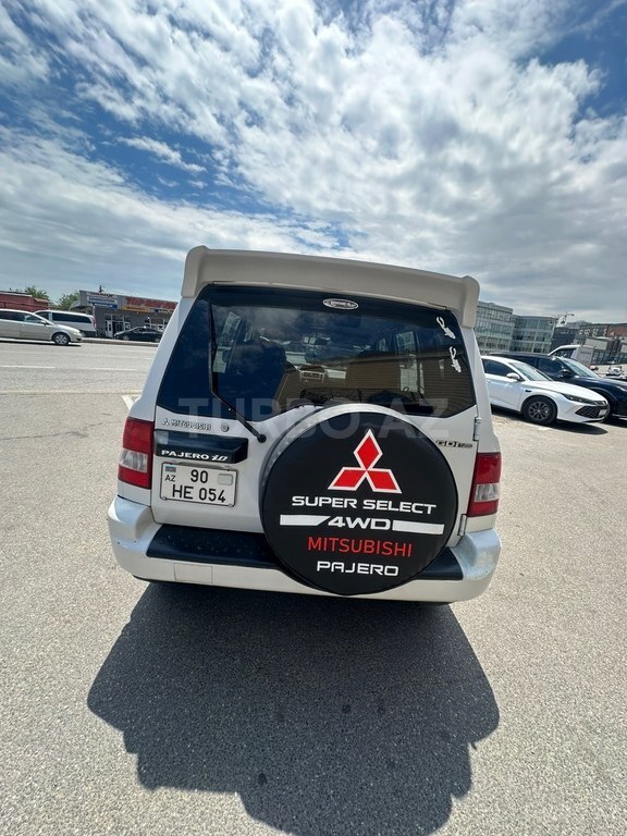 Mitsubishi Pajero io