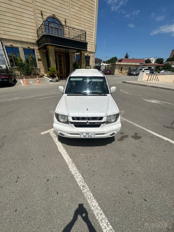 Mitsubishi Pajero io