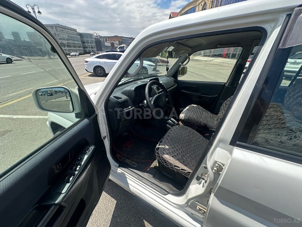 Mitsubishi Pajero io