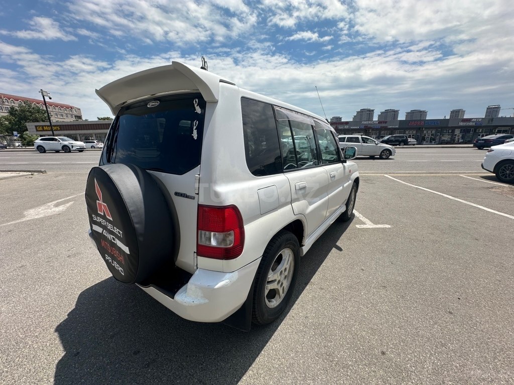 Mitsubishi Pajero io