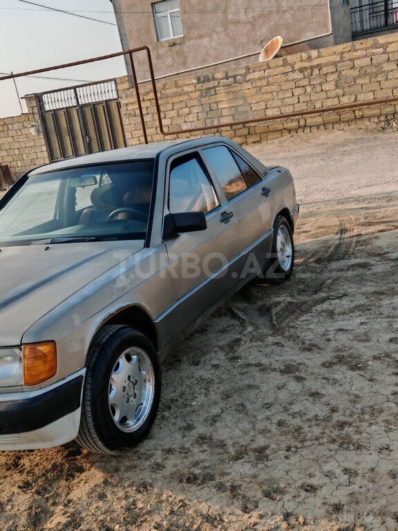 Mercedes 190