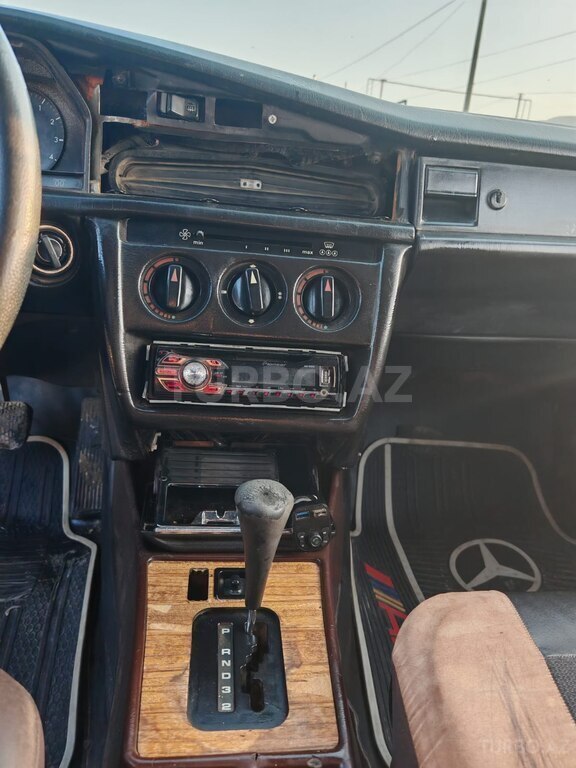 Mercedes 190
