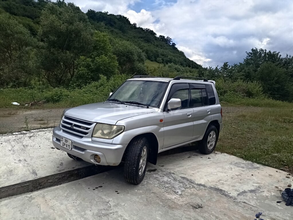 Mitsubishi Pajero io