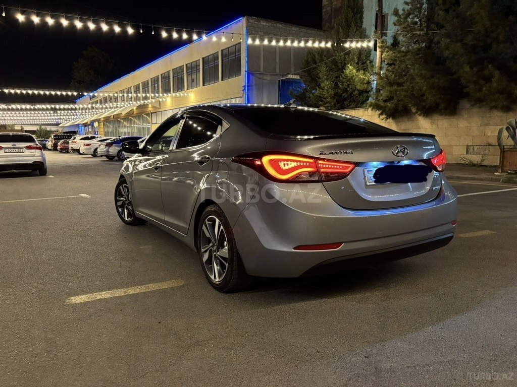 Hyundai Elantra