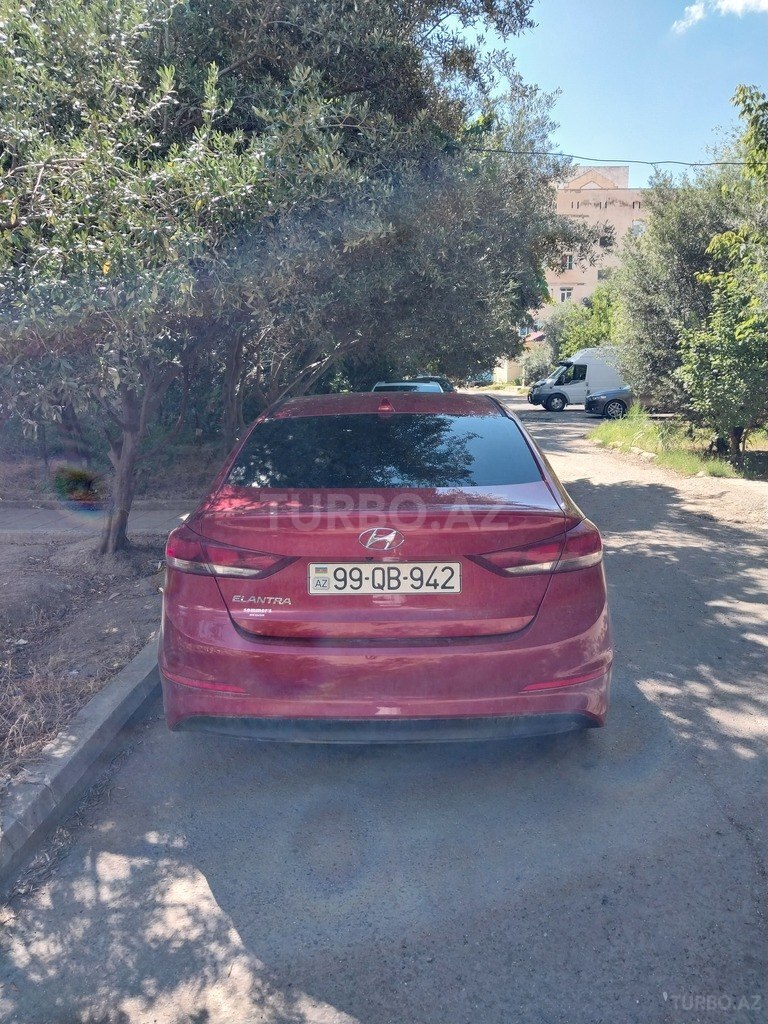 Hyundai Elantra