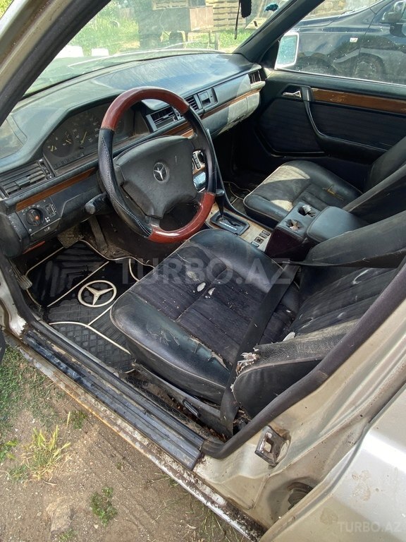 Mercedes 300 D