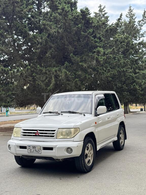 Mitsubishi Pajero io