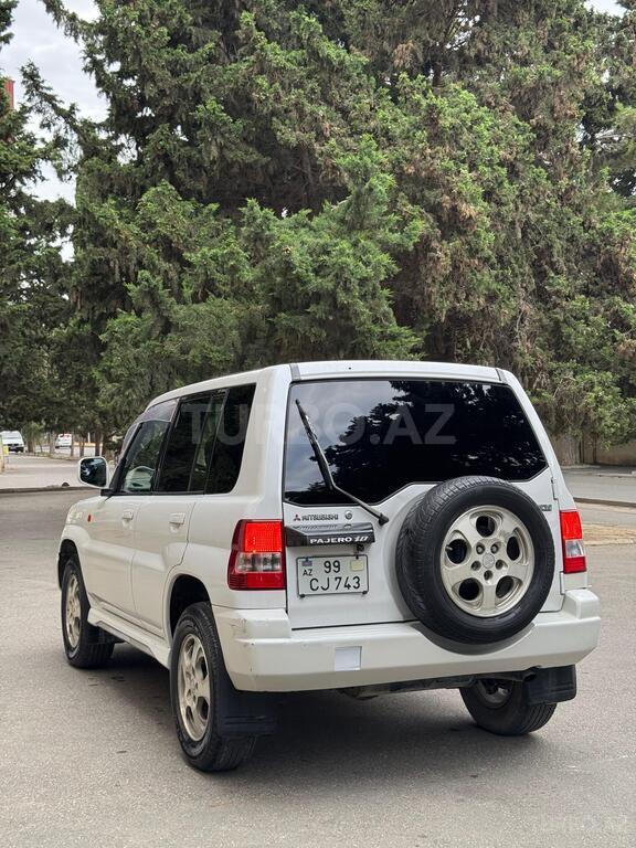 Mitsubishi Pajero io