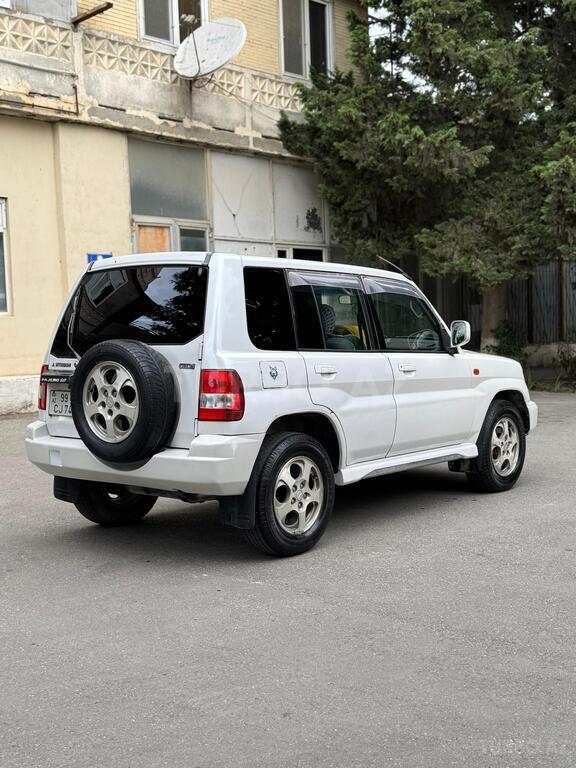 Mitsubishi Pajero io