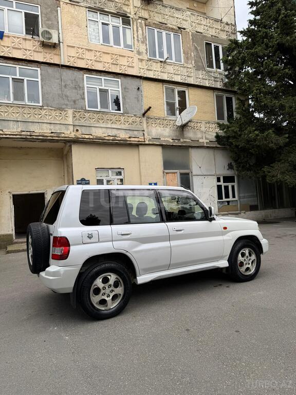 Mitsubishi Pajero io
