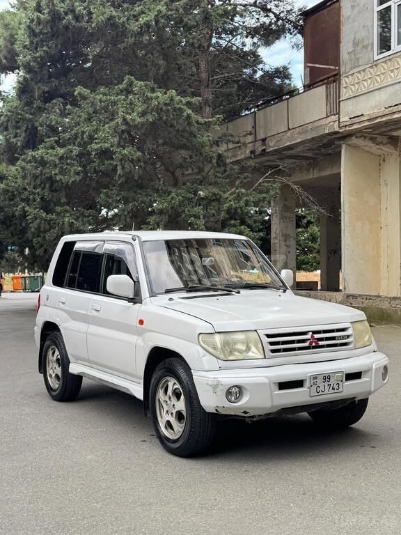 Mitsubishi Pajero io