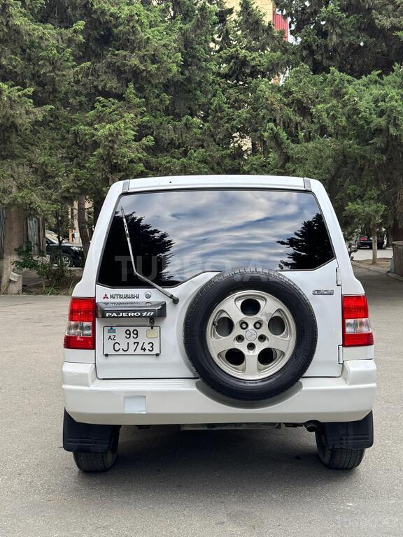Mitsubishi Pajero io