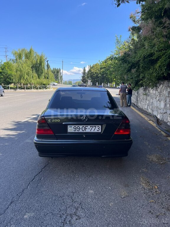 Mercedes C 200