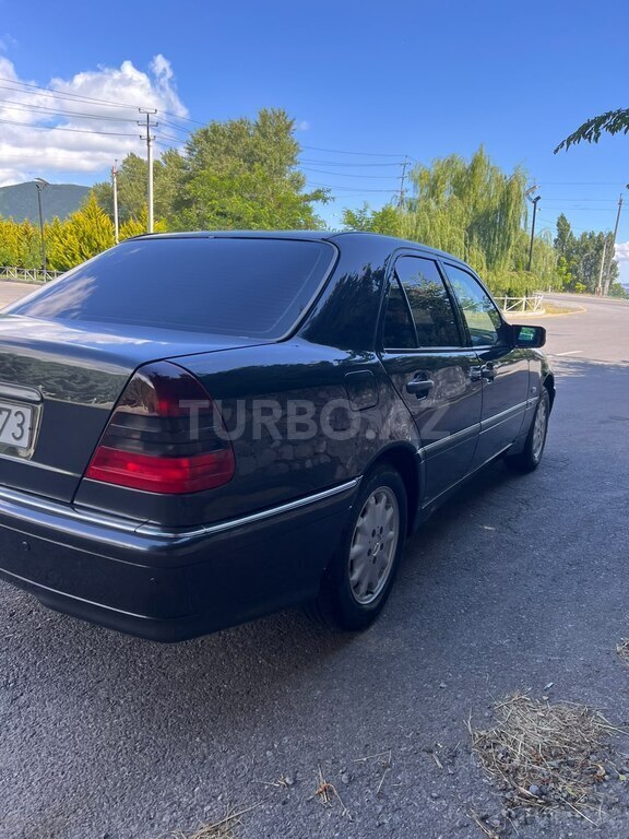 Mercedes C 200
