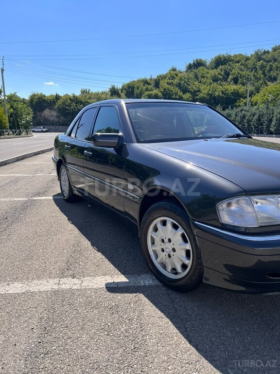 Mercedes C 200