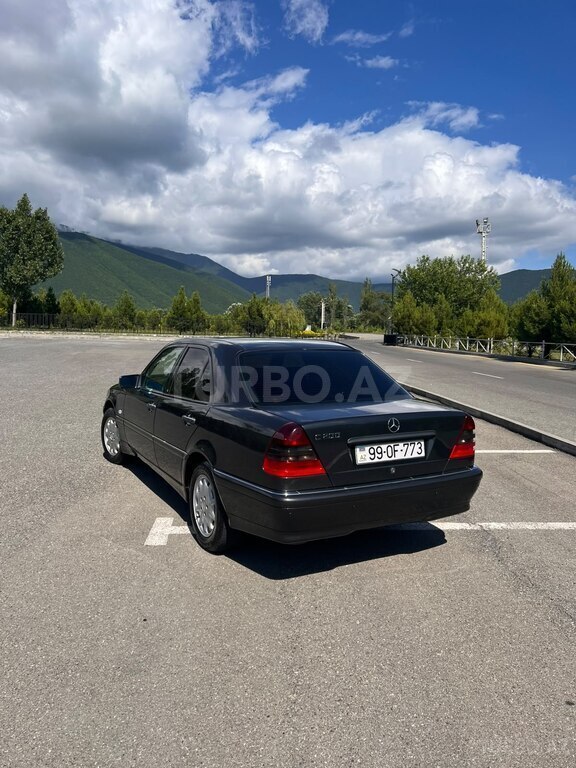 Mercedes C 200